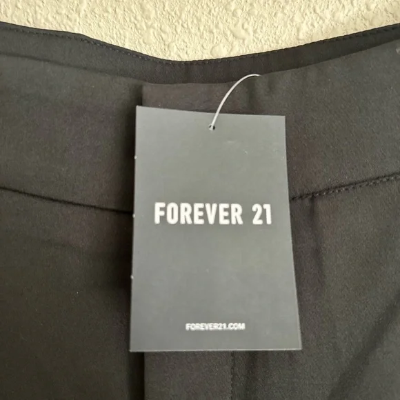 Forever 21 Black Cropped Dress Pants Size: Large - Picture 6 of 6